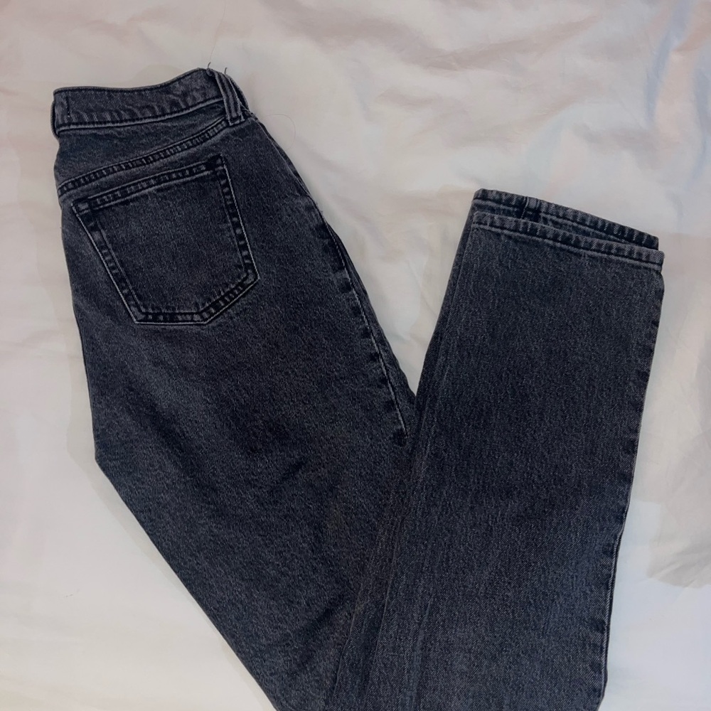 Classic High-Rise Women's Jeans in Washed Black
